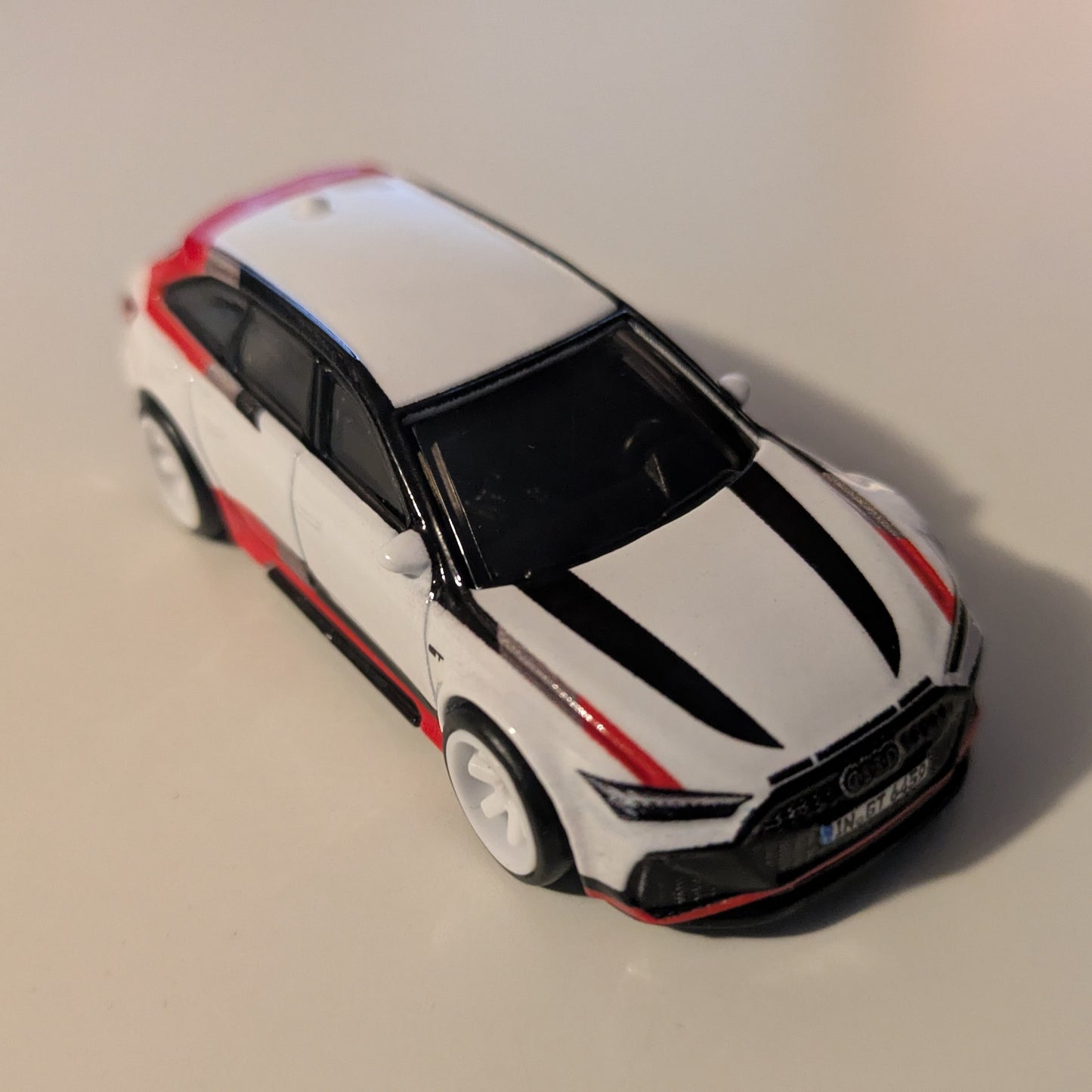 Audi RS 6 Avant (Arkona White) - Fast Wagons - Hot Wheels Premium (2025)