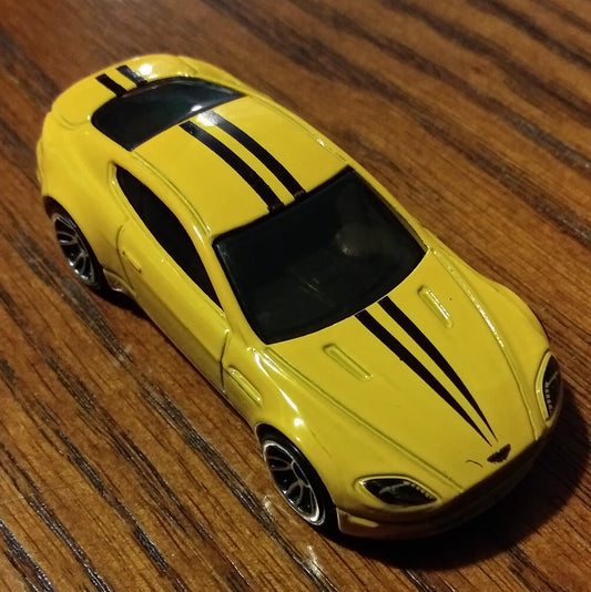 Aston Martin V8 Vantage (Yellow) - HW Exotics - Hot Wheels Basic Loose (2020)