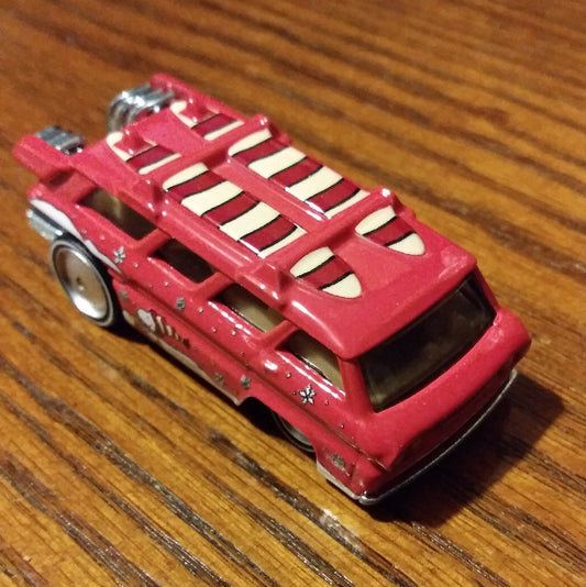 Custom Chevy Greenbrier Sports Van - Peanuts - Hot Wheels Pop Culture Loose (2016)