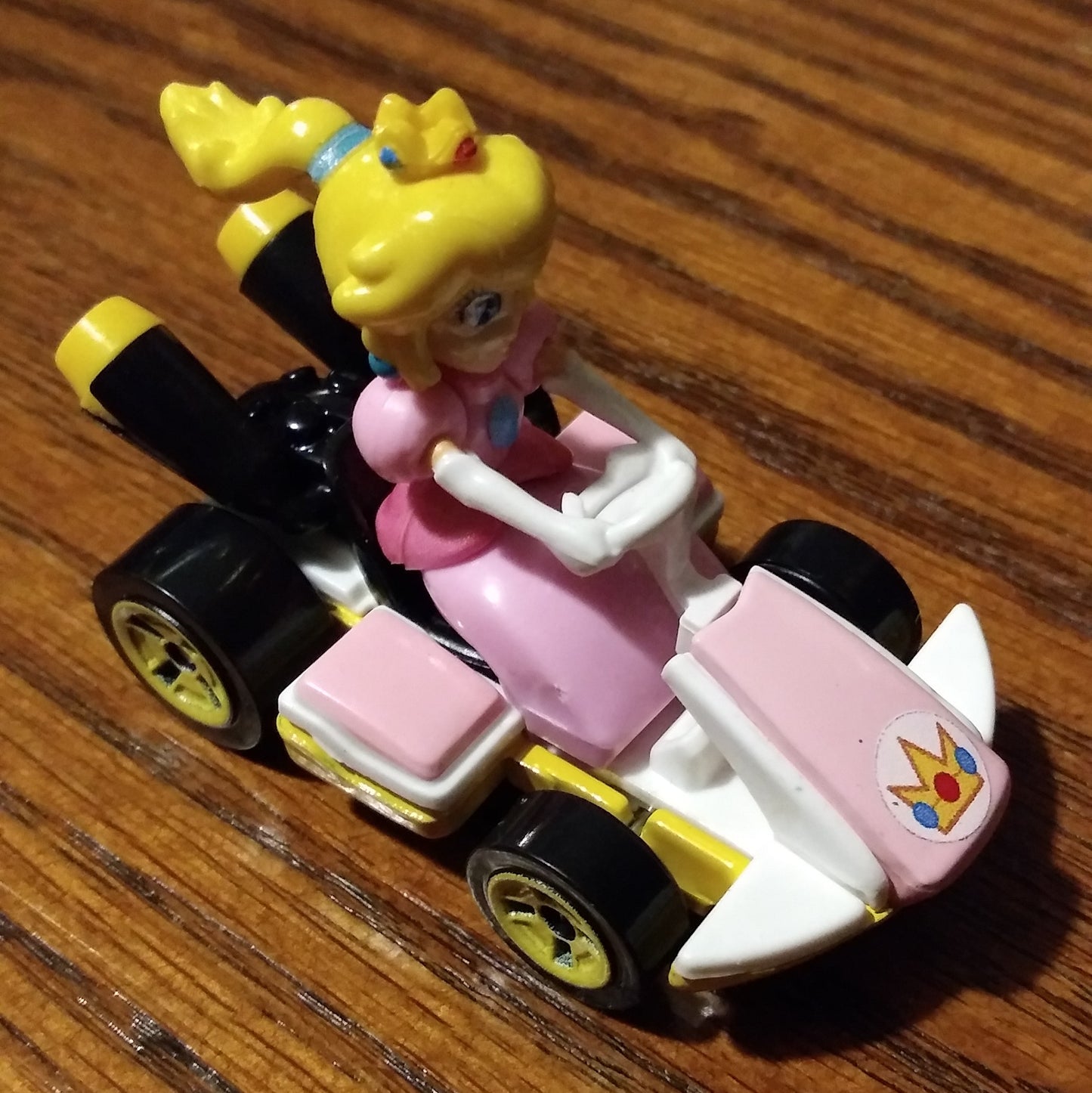 Princess Peach Standard Kart - Mario Kart Character Cars - Hot Wheels (2019)