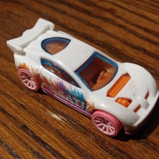Synkro (White) - HW Design Lab - Hot Wheels Basic Loose (2021)