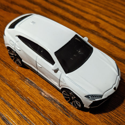 '17 Lamborghini Urus (White) - Factory Fresh - Hot Wheels Basic Loose (2021)