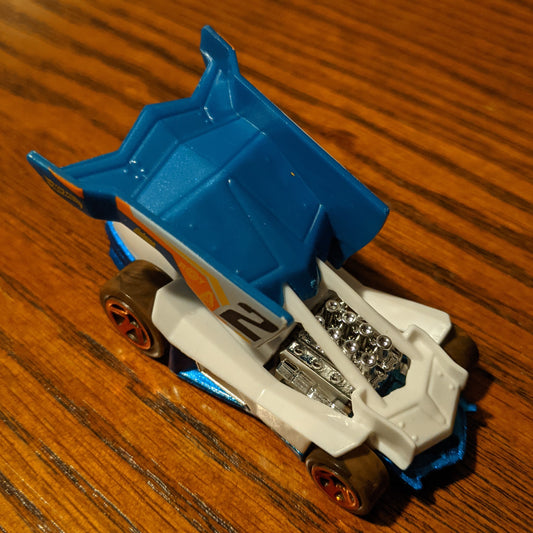 Dirty Outlaw (White) - HW Extreme Race - Hot Wheels Basic Loose (2019)