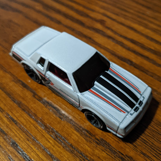 '86 Monte Carlo SS (Pearl White) - Muscle Mania - Hot Wheels Basic Loose (2020)