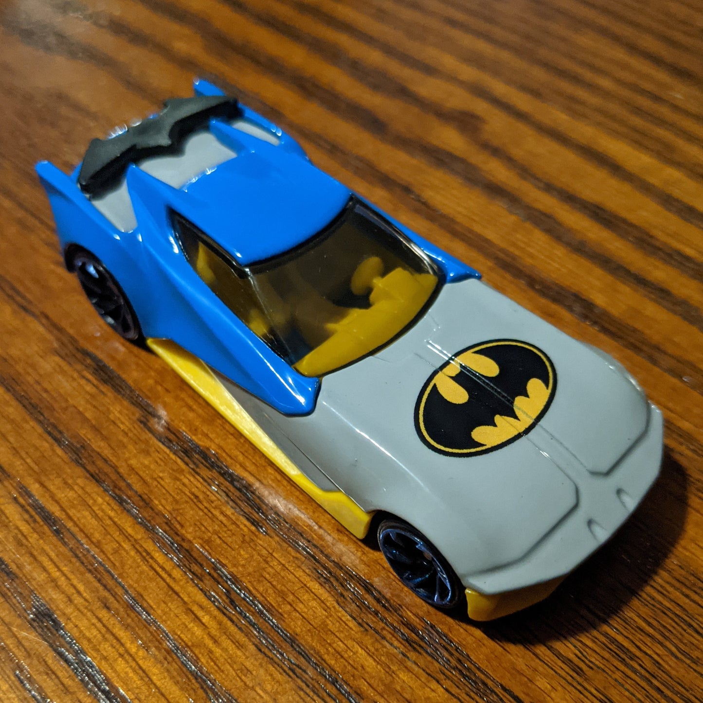 Batman - DC Universe Action Feature Character Cars - Hot Wheels Loose (2021)