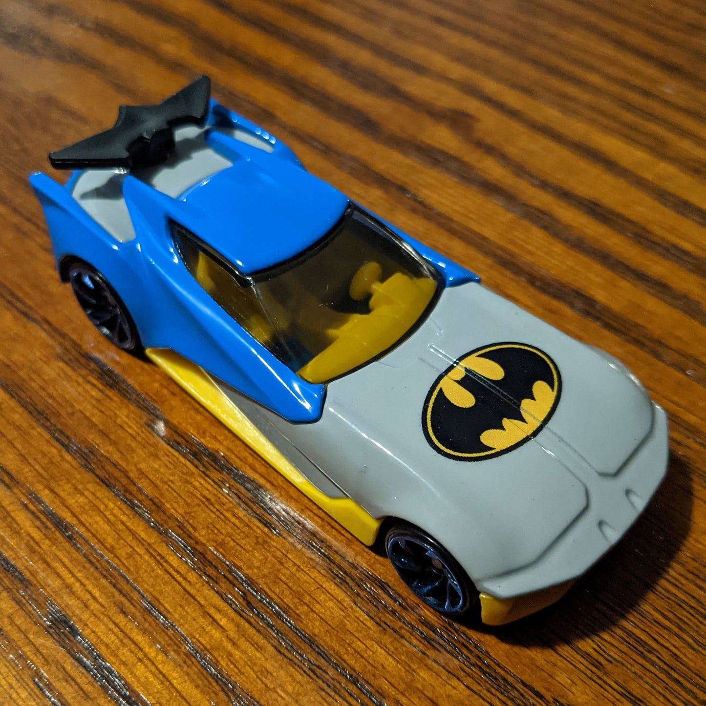 Batman - DC Universe Action Feature Character Cars - Hot Wheels Loose (2021)