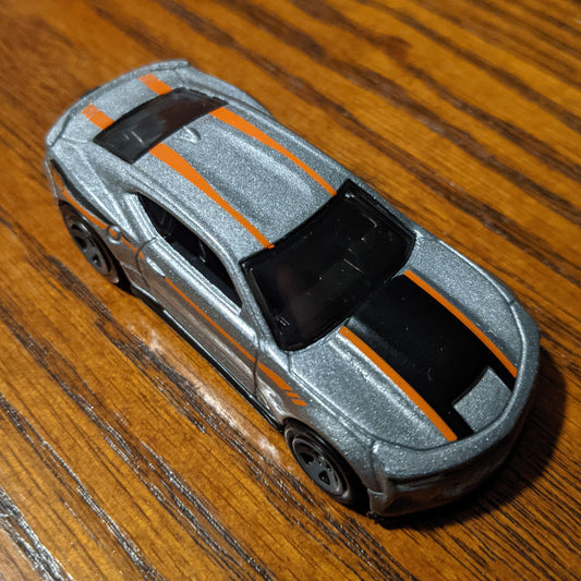 '18 COPO Camaro SS (Silver) - HW Dream Garage - Hot Wheels Basic Loose (2020)