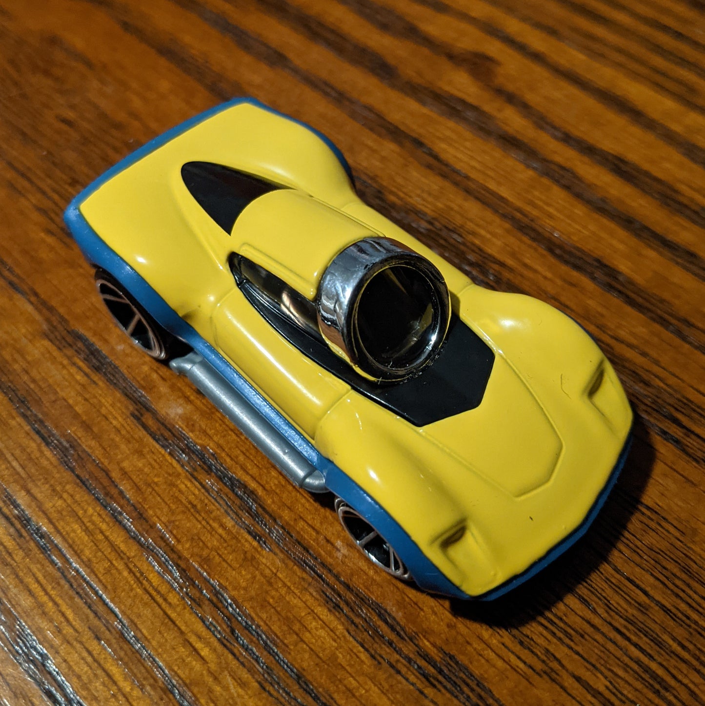 Carl - Minions The Rise of Gru Character Cars - Hot Wheels (2020)