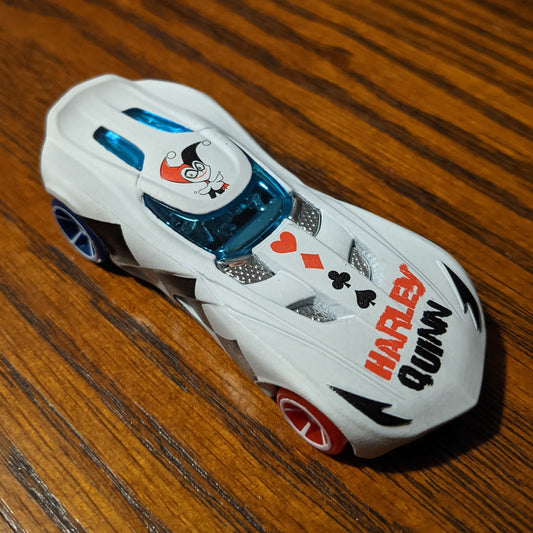 Velocita (White) - Batman - Hot Wheels Basic Loose (2021)