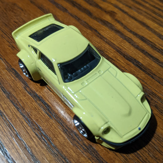 Nissan Fairlady Z (Ikazuchi Yellow) - Car Culture: Nissan Z - Hot Wheels Premium Loose (2022)