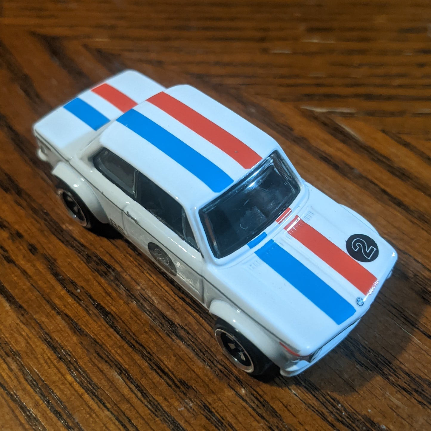 BMW 2002 (White) - Vintage Racing Club - Hot Wheels Basic Loose (2024)