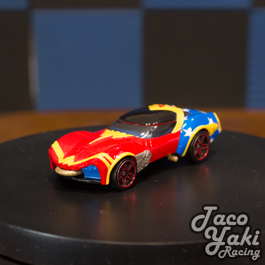 Wonder Woman - DC Universe Action Feature Character Cars - Hot Wheels Loose (2021)