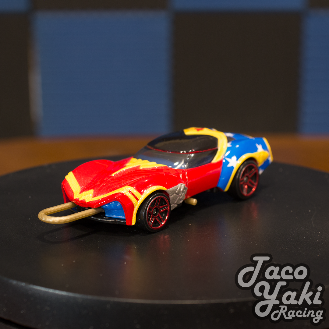 Wonder Woman - DC Universe Action Feature Character Cars - Hot Wheels Loose (2021)