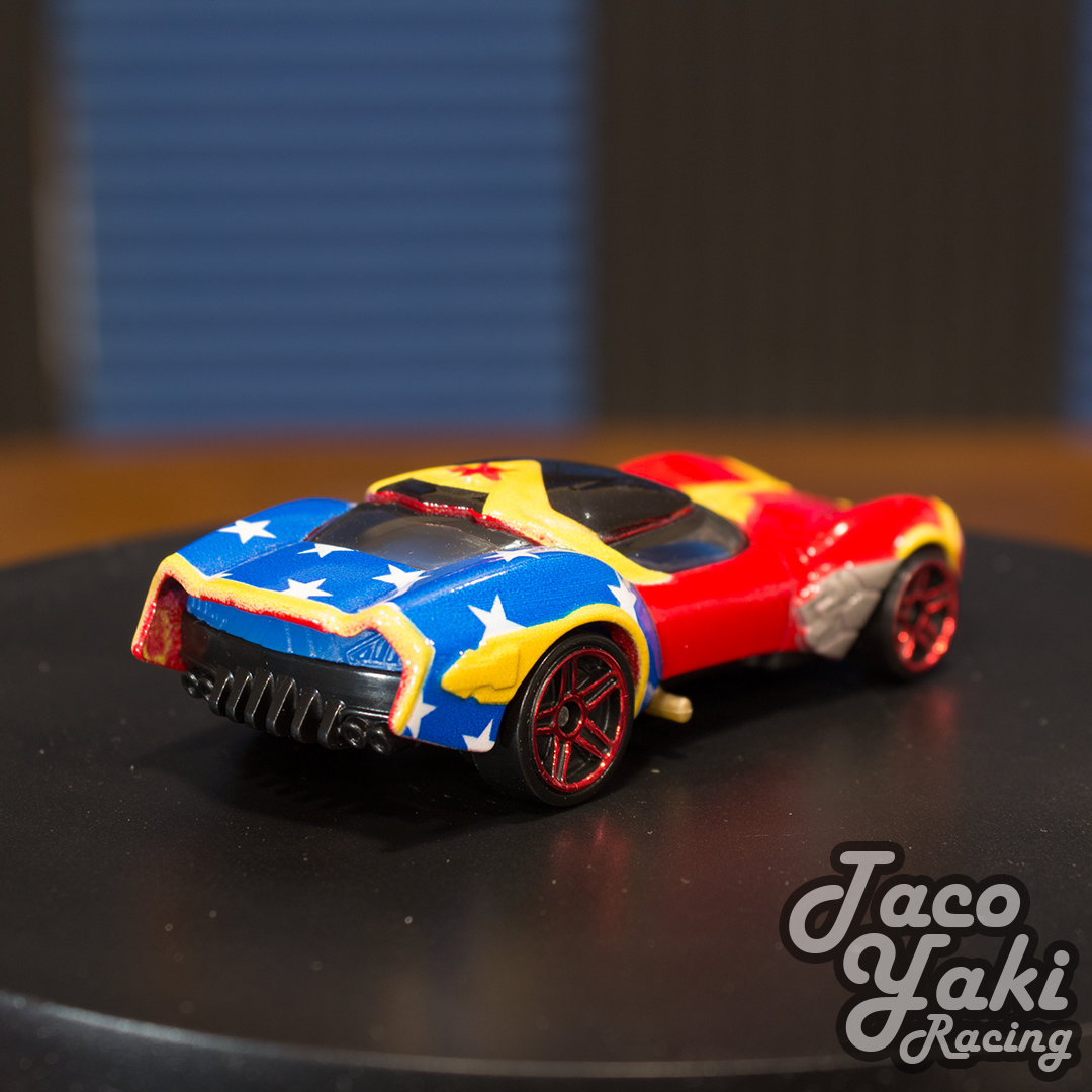 Wonder Woman - DC Universe Action Feature Character Cars - Hot Wheels Loose (2021)